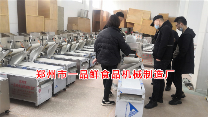 客戶訂購全套面館燴面機(jī)設(shè)備(圖3) 客戶訂購全套面館燴面機(jī)設(shè)備(圖3)