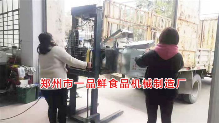 客戶訂購飯店用燴面機(jī)當(dāng)天就發(fā)貨了(圖3) 客戶訂購飯店用燴面機(jī)當(dāng)天就發(fā)貨了(圖3)