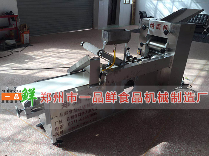 成品倉(cāng)庫(kù)中的燴面機(jī)HMj-2型 成品倉(cāng)庫(kù)中的燴面機(jī)HMj-2型