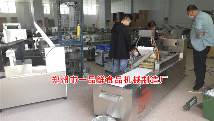 師傅演示設(shè)備操作 師傅演示設(shè)備操作