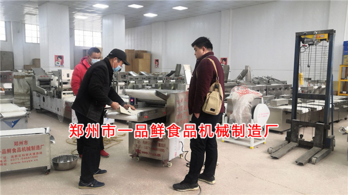 客戶訂購(gòu)的揉壓機(jī)開(kāi)始調(diào)試 客戶訂購(gòu)的揉壓機(jī)開(kāi)始調(diào)試