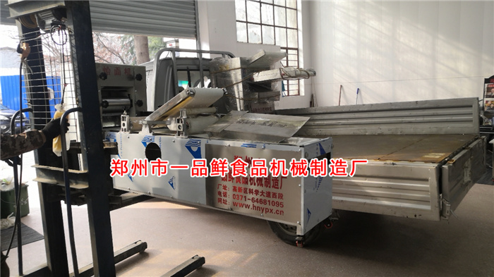 燴面機裝車發(fā)貨 燴面機裝車發(fā)貨